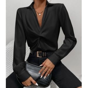 FLASH SALE Luxe twist front blouse